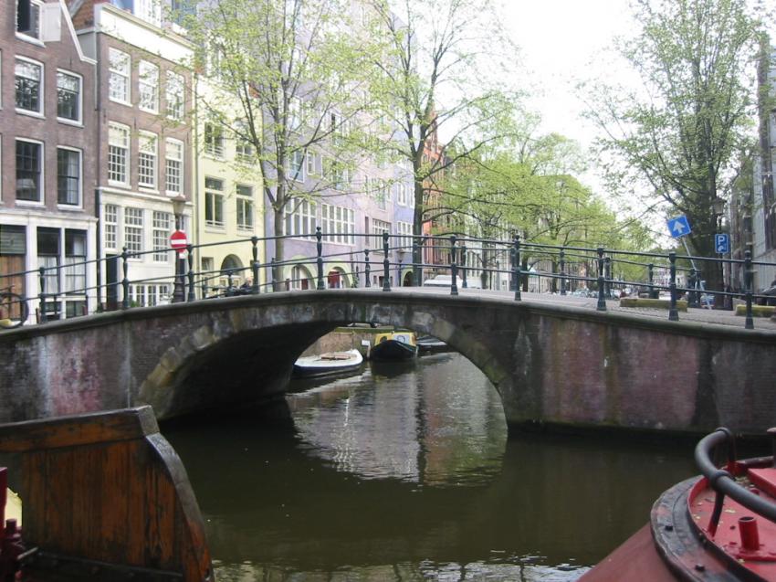 Pont sur un canal  Amsterdam