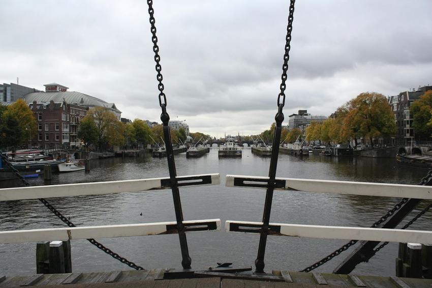 Amsterdam (74) Vue du  pont-levis 