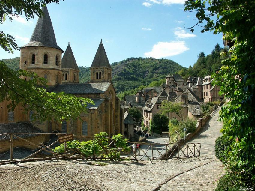 Conques (aveyron)