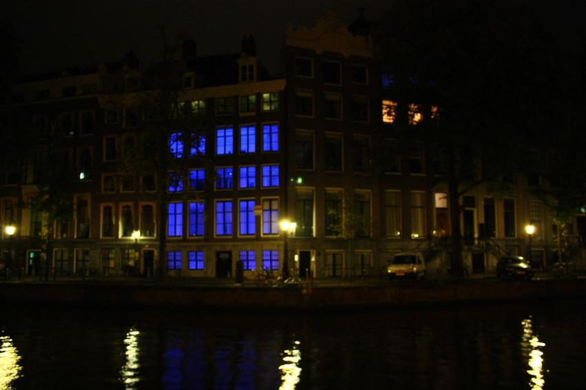 Amsterdam (60) Les vitres bleues
