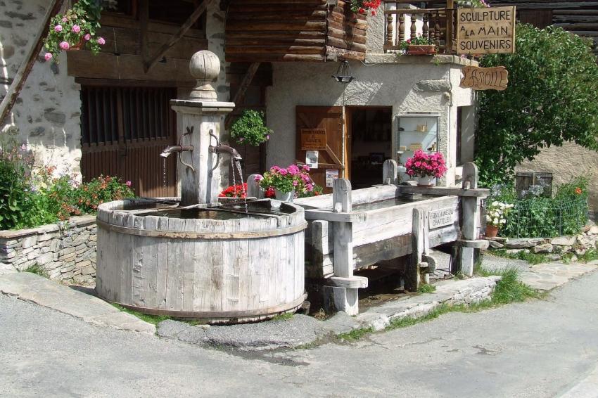 Fontaine du Chatelet  Saint Vran 