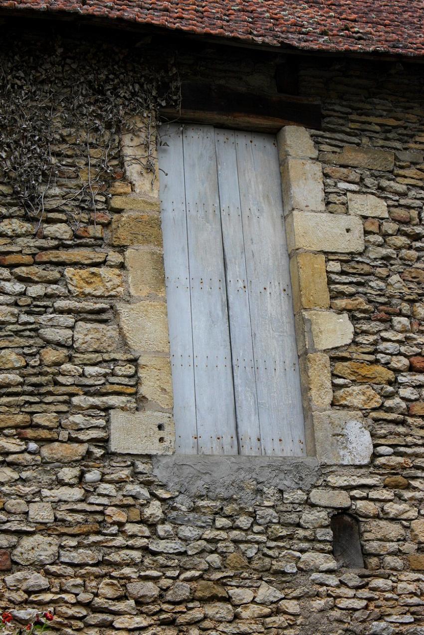 Portes (53) : Dans le Prigord,  Montignac (30)
