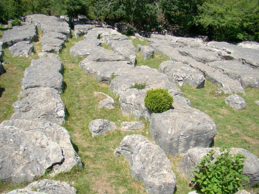 labyrinthe de pierres de nebias