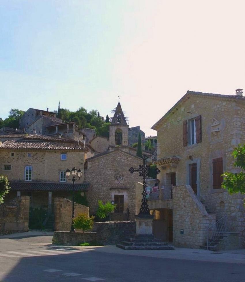 Village de Rochegude ( Photo de Jean-Pierre )