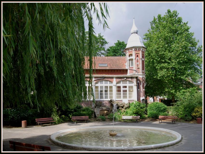 Pavillon et bassin aux Champs-Elyses