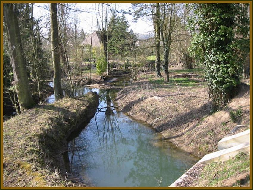 Cours d'eau à Remaucourt (02)