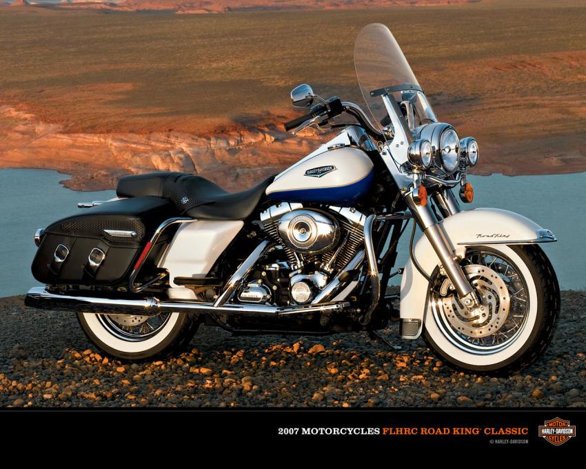 Harley-Davidson FLHRC Road King Classic