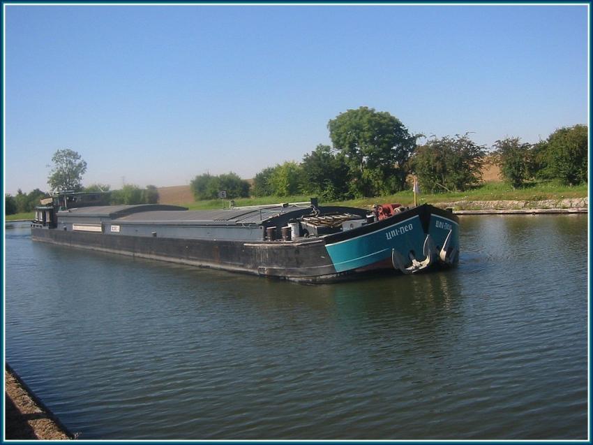 Pniche sur le canal de Saint-Quentin (02)