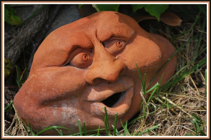 Masque en terre