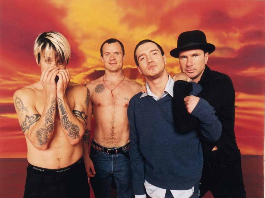 Red Hot Chili Peppers - Around The World