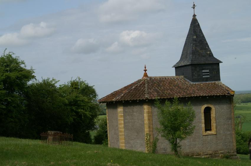 Mignone chapelle  flan de colline