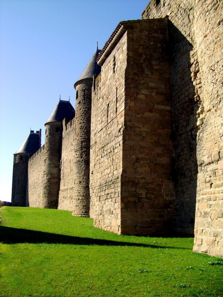 les remparts de la cite