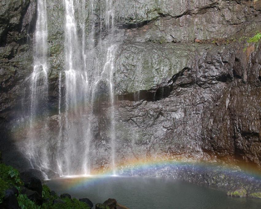 cascade arc en ciel