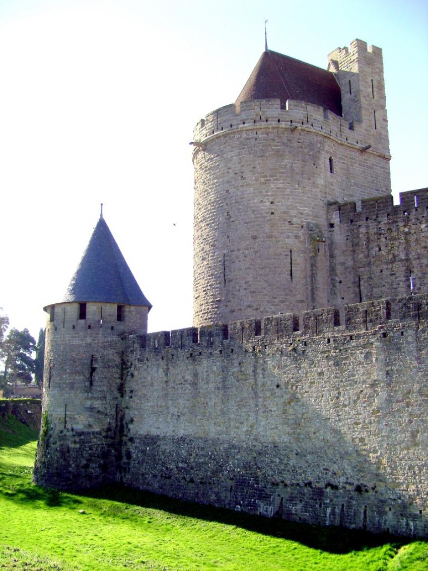 une des tour de la cite