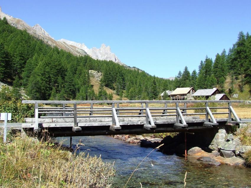 Le petit pont de bois....