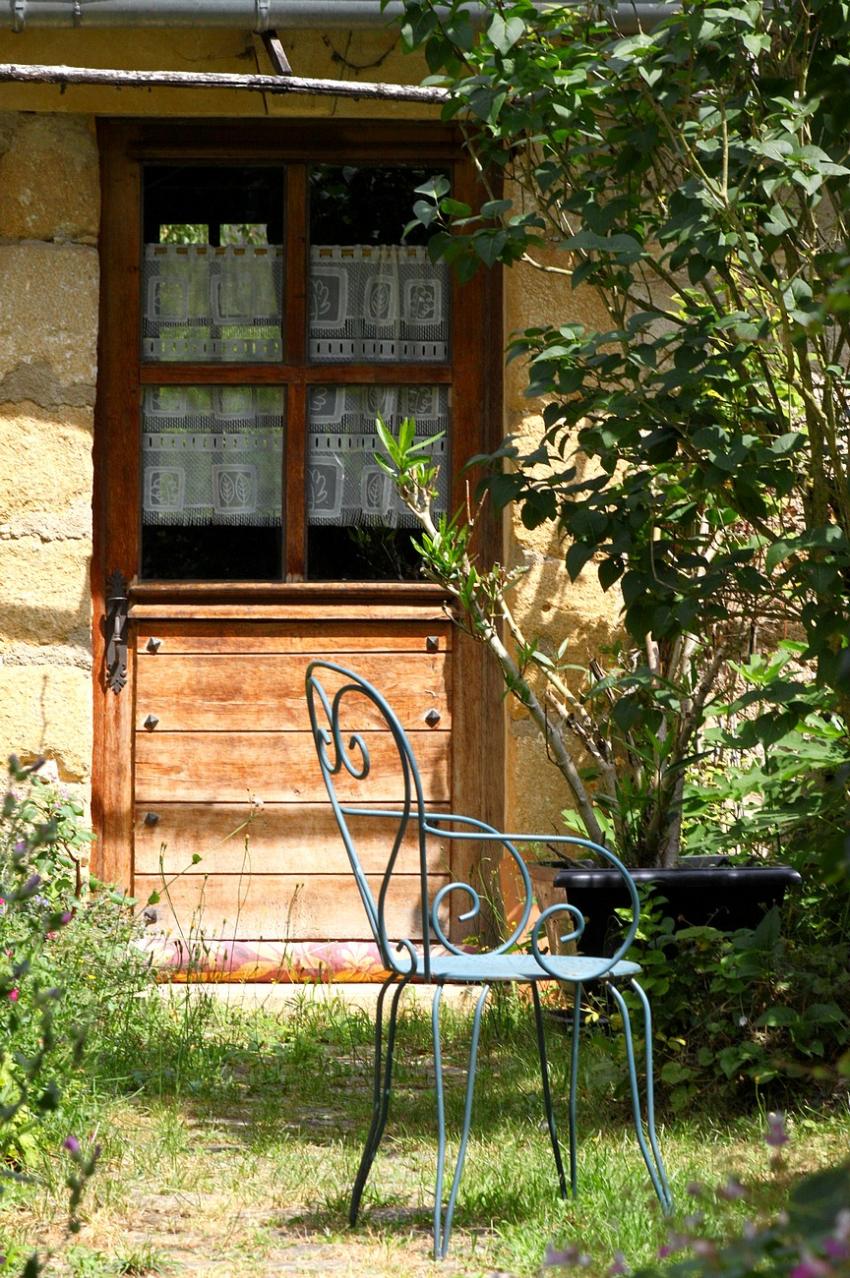 Portes (197) : Dans le Prigord  Montignac (174) 