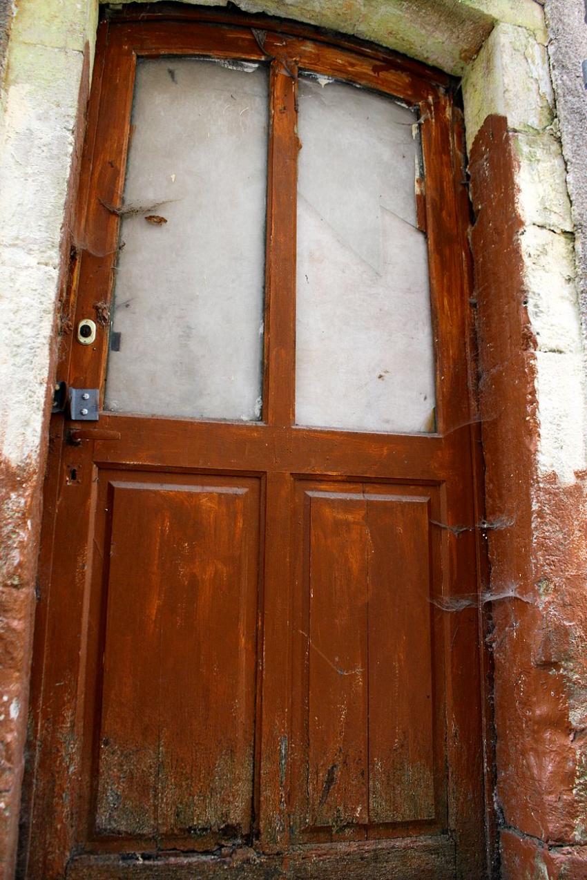 Portes (142) : Dans le Prigord,  Montignac (119)