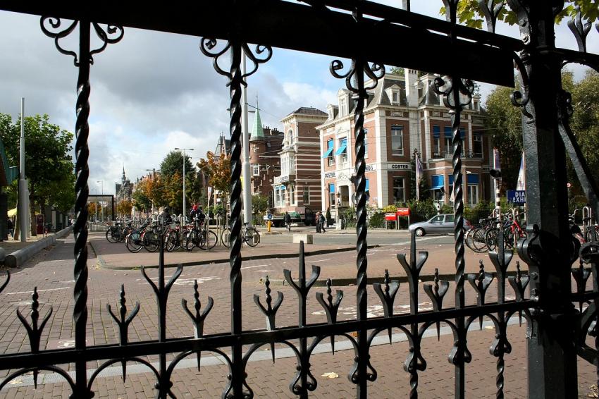 Amsterdam (92) Derrière les grilles... Des vélos !