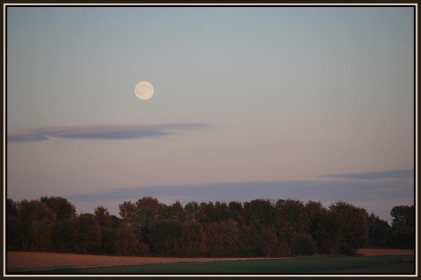 Dame Lune se lve