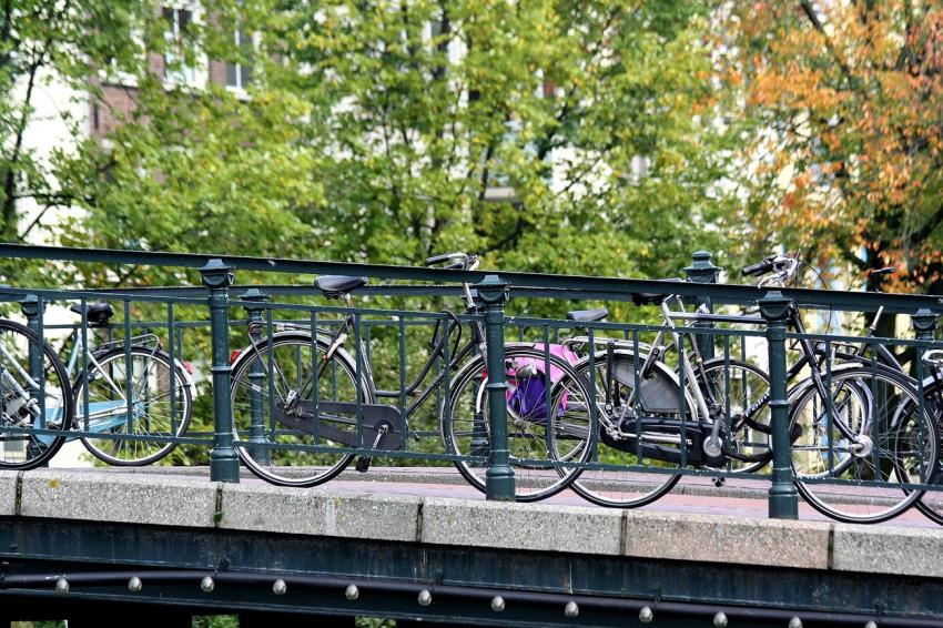 Amsterdam (13) Les vlos sont partout !