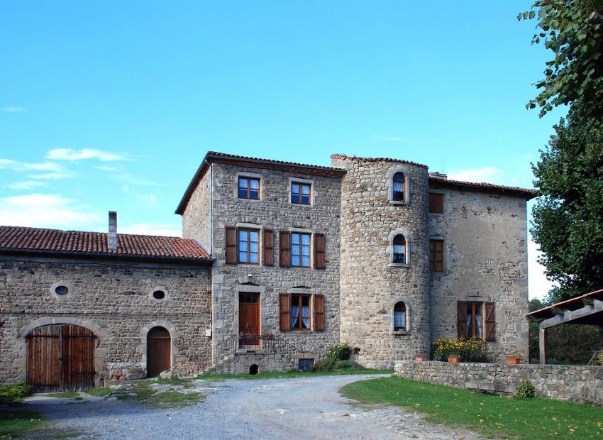 Chateau Chevallard ; Essertines en Chatelneuf ; Lo