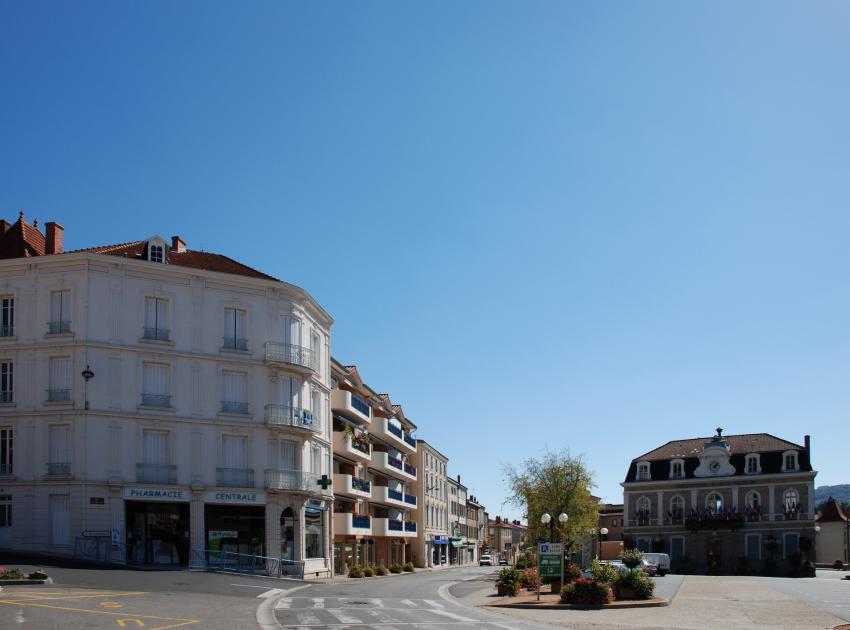 Place de la Mairie ; Boen ,Loire 42