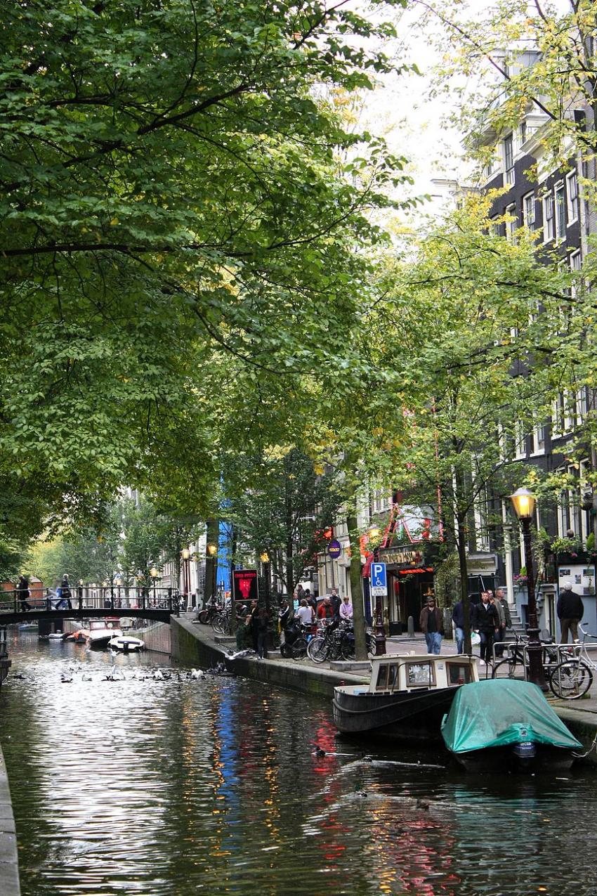 Amsterdam (48) Canal