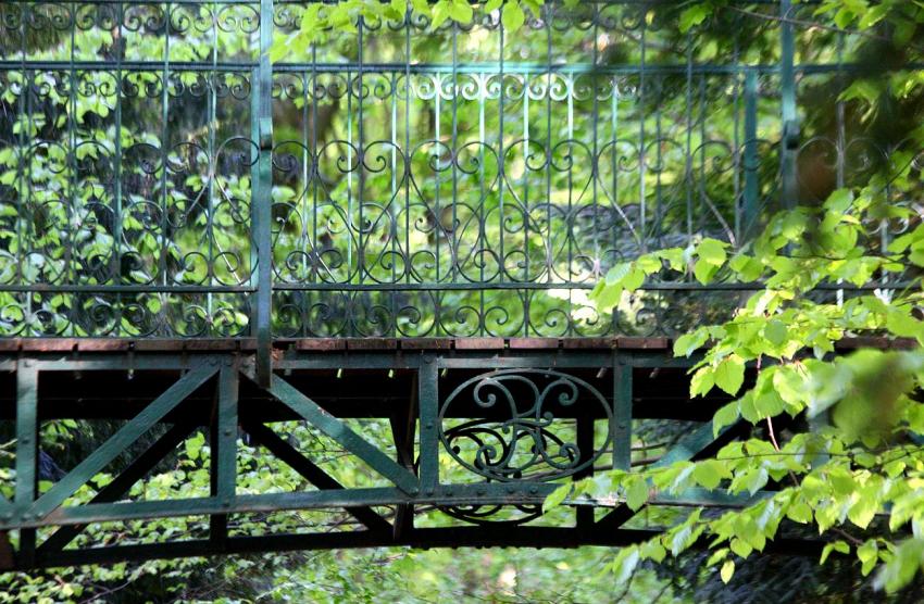 La vieille passerelle du zoo