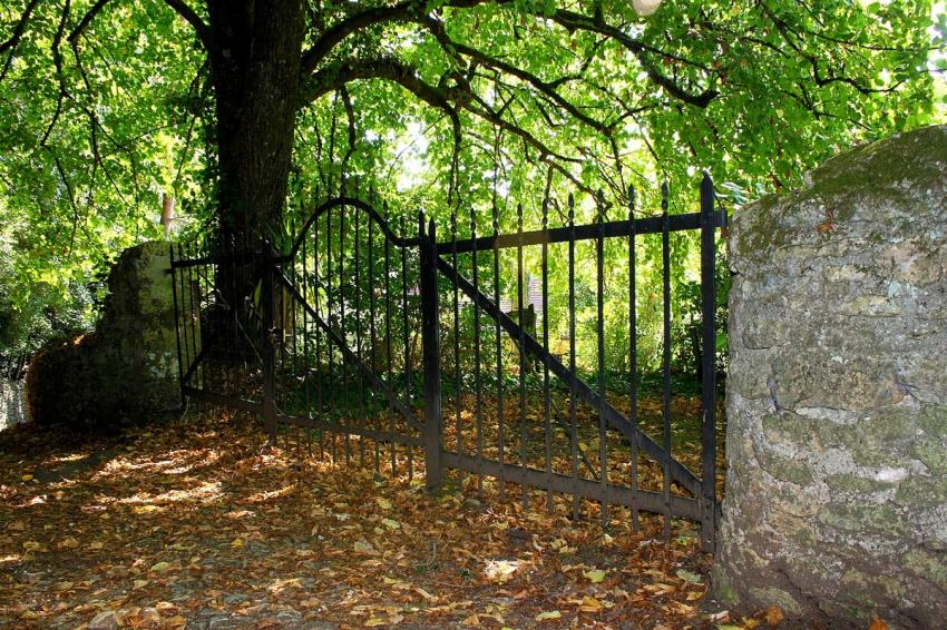 Portes (185) : Dans le Prigord  Montignac (162)