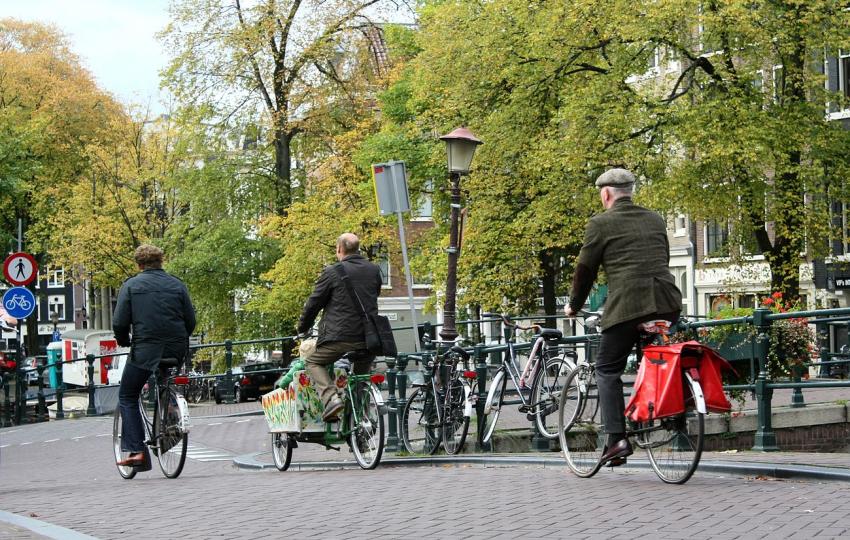 Amsterdam (83) Circulation fluide...