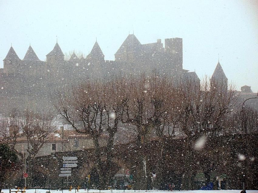 citee carcassonne sous la neige 1