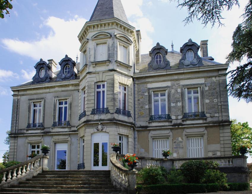 chateau Lacheze