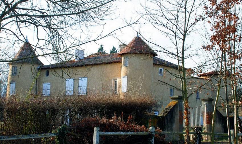 chateau de Montrouge a Savigneux , Loire 42