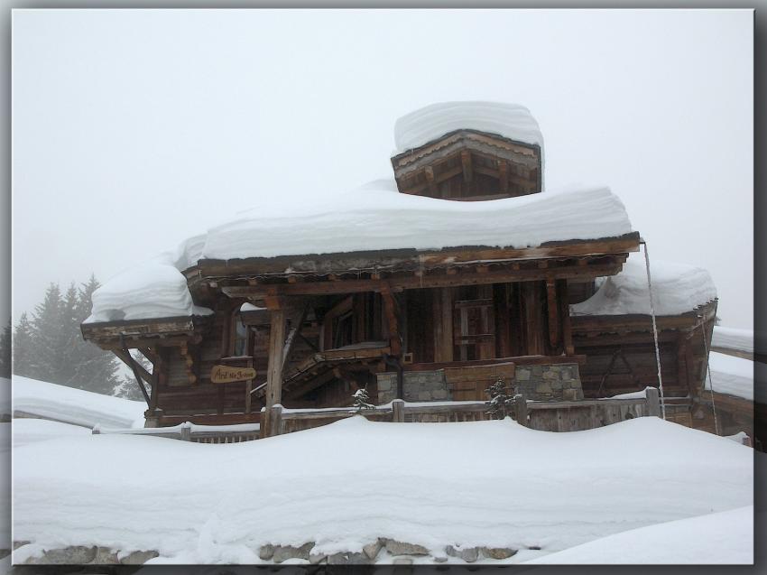 Chalets sous la neige