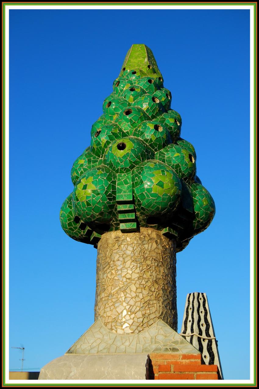 Barcelone - Les chemines du Palais Gell