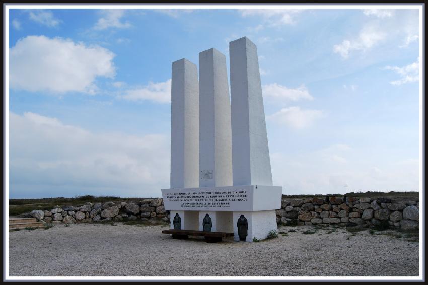 Monument des trois colonnes - Le Barcars 66