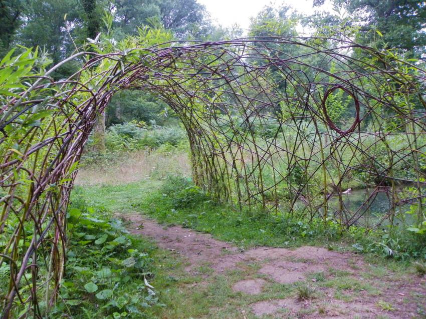 La cabane en osier vivant.