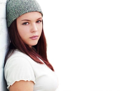 Œuvre de atefjls: Agnes Bruckner