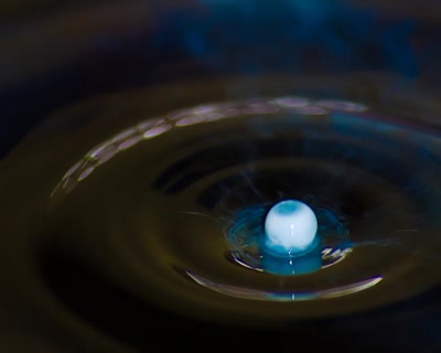 Résultat de recherche: white drop