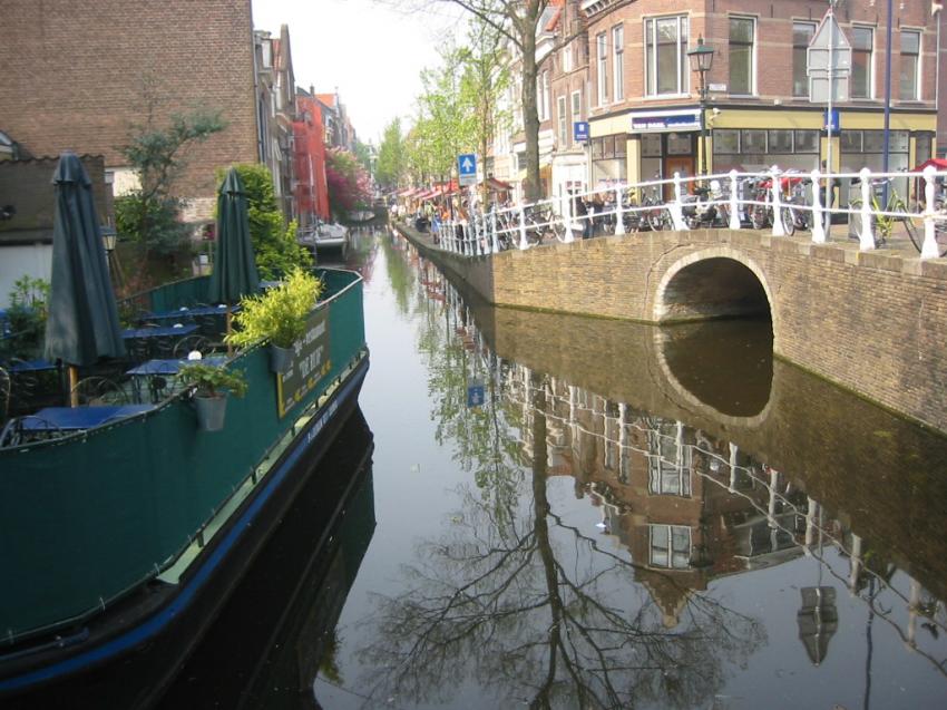 Canal à Delft (Hollande)