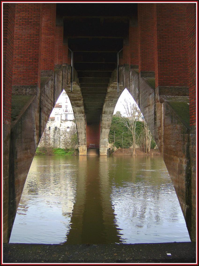 Sous le pont à Villeneuve-sur-Lot