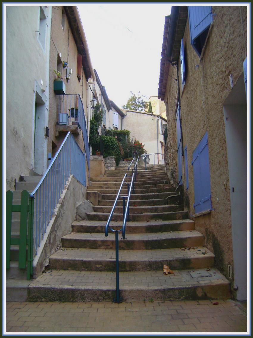Rue de Gréoux-les-Bains (04)