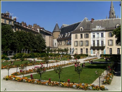 Grenoble - Petit jardin dans la ville