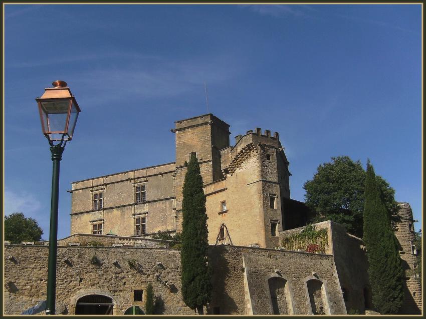 Lourmarin (84) - Son château