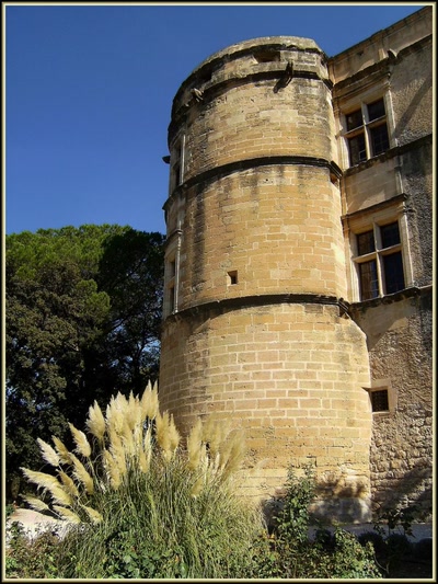 Résultat de recherche: Lourmarin (84) - Son château