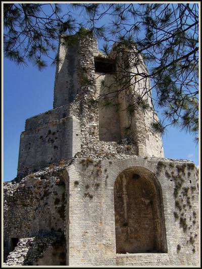 Résultat de recherche: Nîmes (30) - Tour Magne