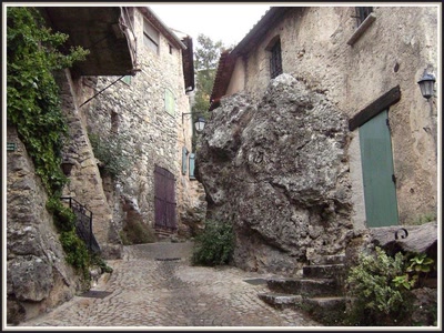 Résultat de recherche: Tourtour (83) - Une rue