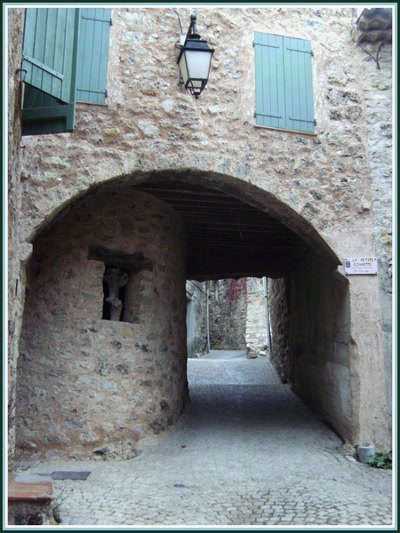 Résultat de recherche: Tourtour (83) - Porche