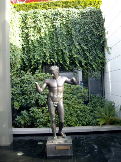 Résultat de recherche: Statue Musée Olympique