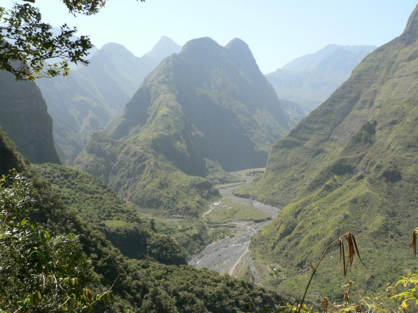 randonnée a travers la montagne a vous couper le s